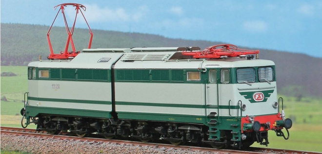 Electric locomotive E 646 178 equipped for push-pool trains<br /><a href='images/pictures/ACME/241516_c.jpg' target='_blank'>Full size image</a>